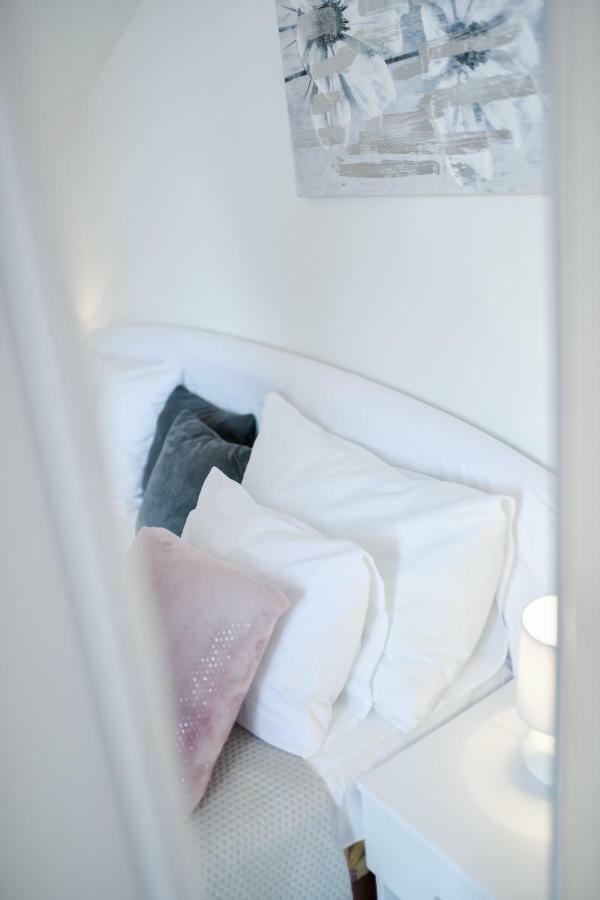 Grey Apartment Old Town Zara Esterno foto