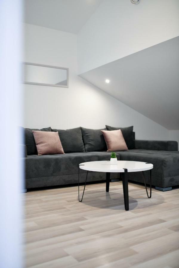 Grey Apartment Old Town Zara Esterno foto