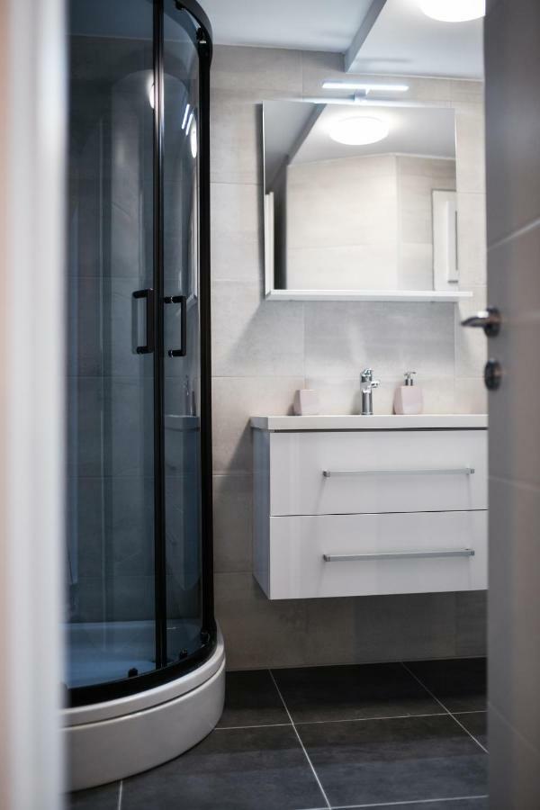Grey Apartment Old Town Zara Esterno foto