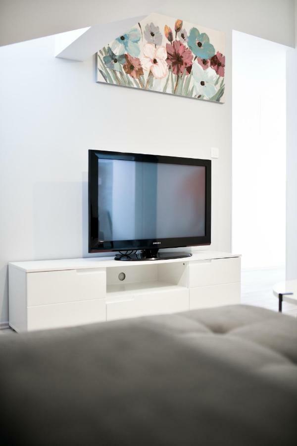 Grey Apartment Old Town Zara Esterno foto
